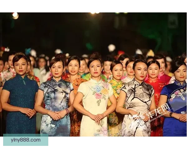 开襟旗袍做双人运动，这背后竟藏着这些意想不到的秘密！ 